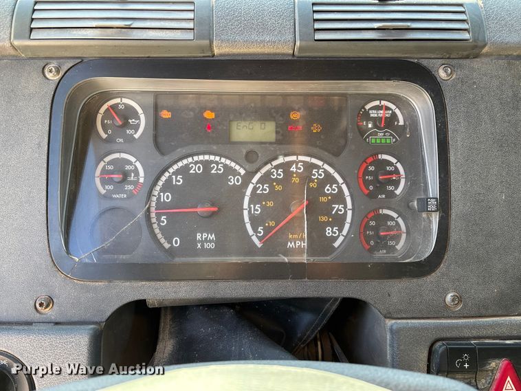 image for item FG0017 2013 Freightliner Cascadia dump truck