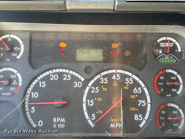 image for item FG0017 2013 Freightliner Cascadia dump truck