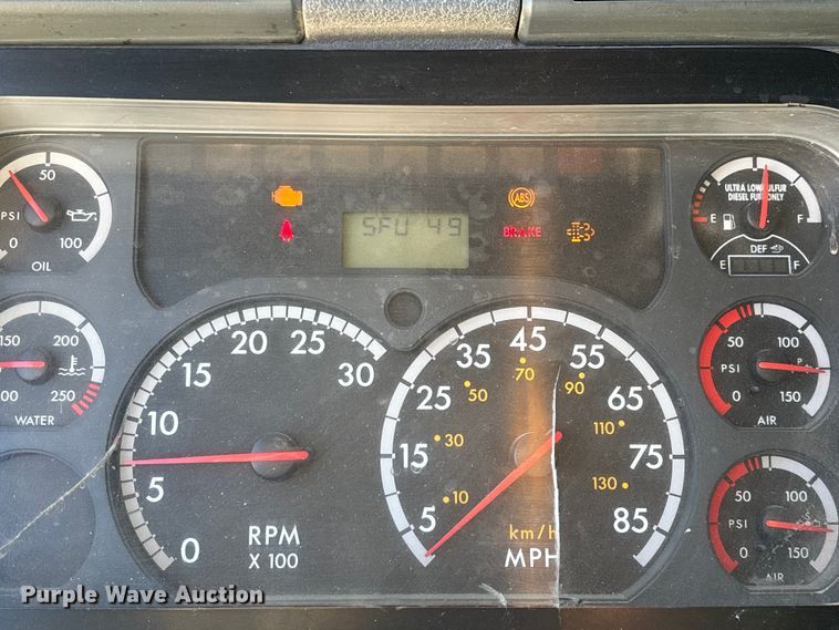 image for item FG0017 2013 Freightliner Cascadia dump truck