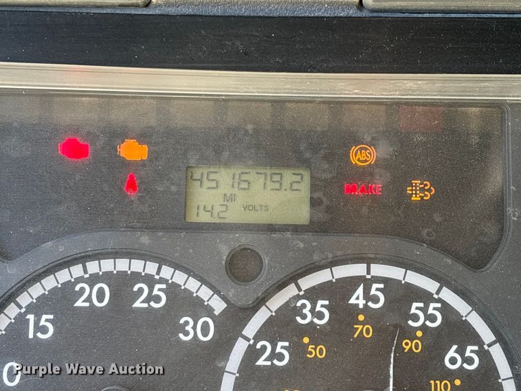 image for item FG0017 2013 Freightliner Cascadia dump truck