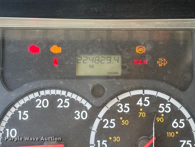 image for item FG0017 2013 Freightliner Cascadia dump truck