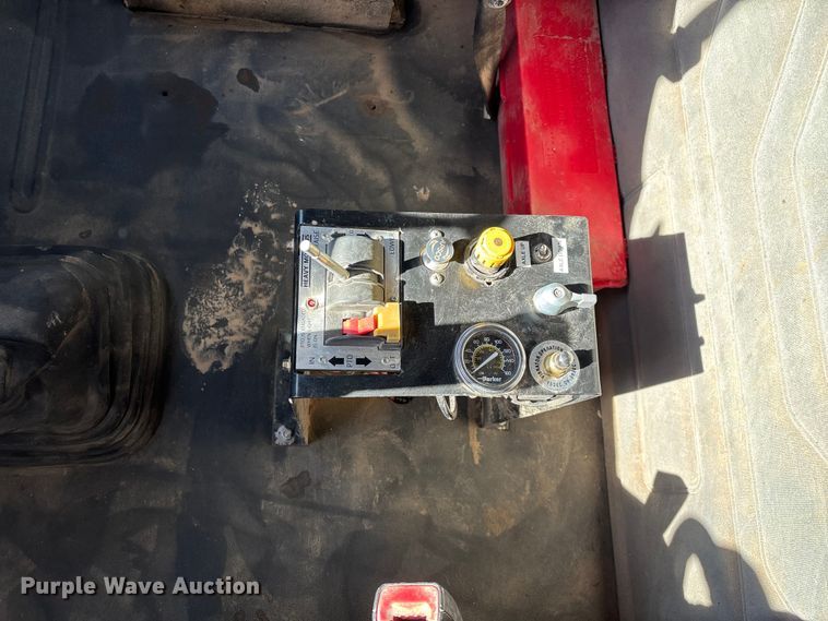 image for item FG0017 2013 Freightliner Cascadia dump truck