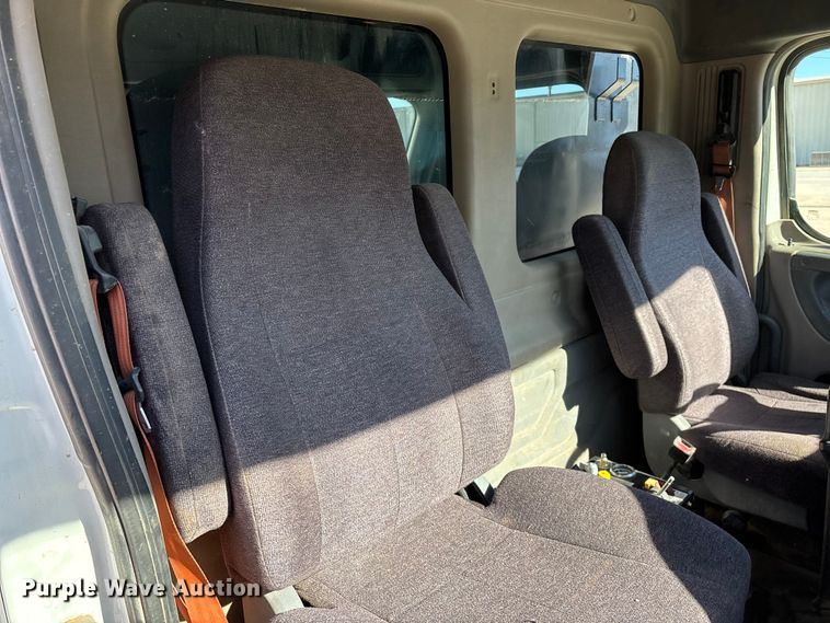 image for item FG0017 2013 Freightliner Cascadia dump truck