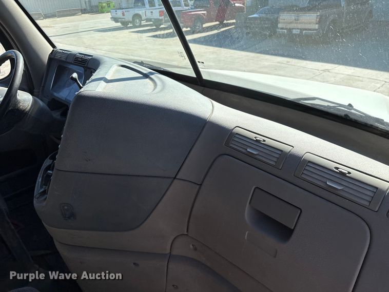 image for item FG0017 2013 Freightliner Cascadia dump truck