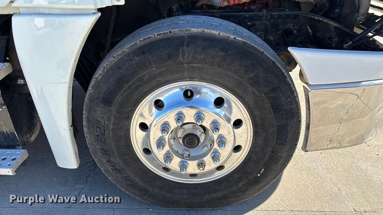 image for item FG0017 2013 Freightliner Cascadia dump truck