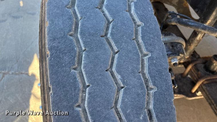 image for item FG0017 2013 Freightliner Cascadia dump truck