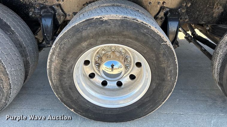 image for item FG0017 2013 Freightliner Cascadia dump truck