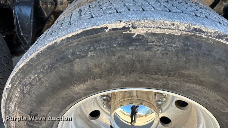 image for item FG0017 2013 Freightliner Cascadia dump truck