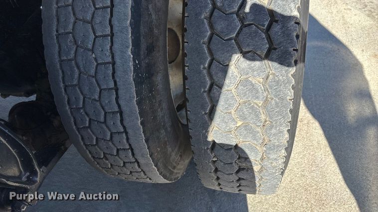 image for item FG0017 2013 Freightliner Cascadia dump truck