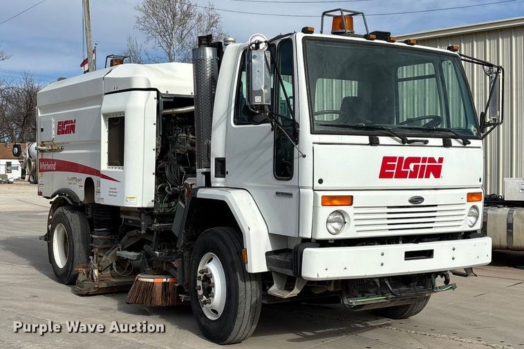 image for item FG0018 2007 Sterling SC8000 street sweeper truck