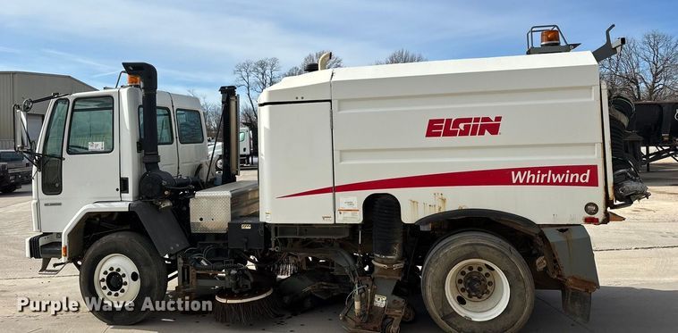 image for item FG0018 2007 Sterling SC8000 street sweeper truck