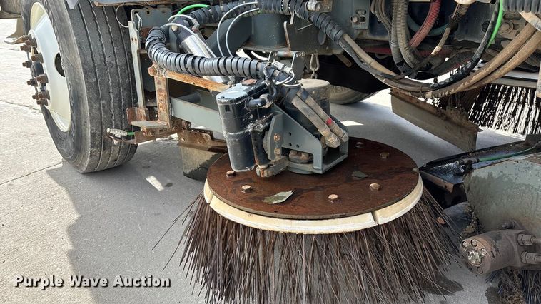 image for item FG0018 2007 Sterling SC8000 street sweeper truck
