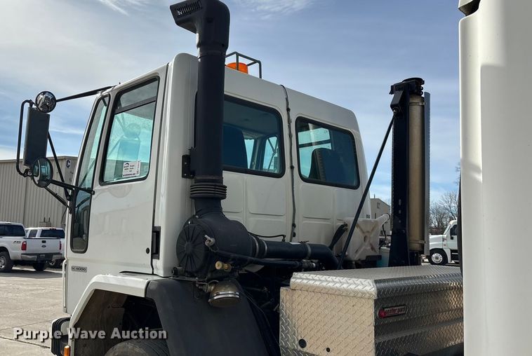 image for item FG0018 2007 Sterling SC8000 street sweeper truck