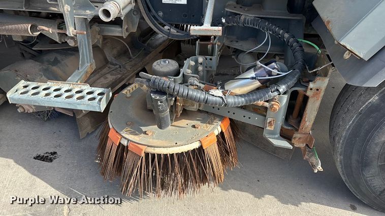 image for item FG0018 2007 Sterling SC8000 street sweeper truck