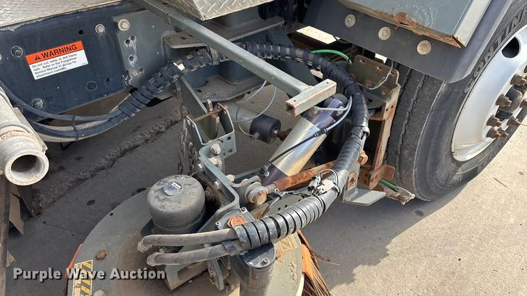 image for item FG0018 2007 Sterling SC8000 street sweeper truck