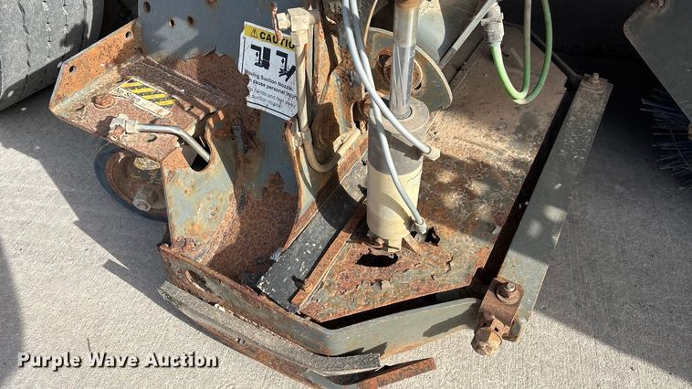 image for item FG0018 2007 Sterling SC8000 street sweeper truck