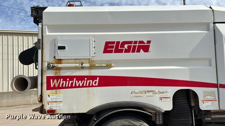 image for item FG0018 2007 Sterling SC8000 street sweeper truck