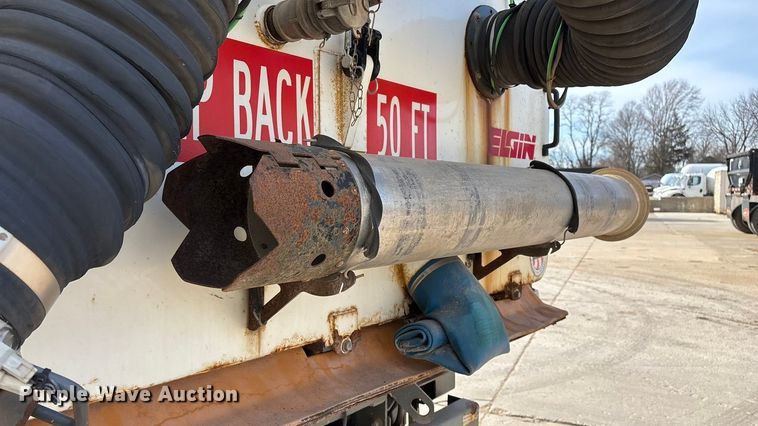 image for item FG0018 2007 Sterling SC8000 street sweeper truck