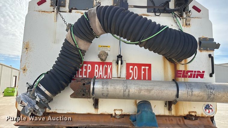 image for item FG0018 2007 Sterling SC8000 street sweeper truck