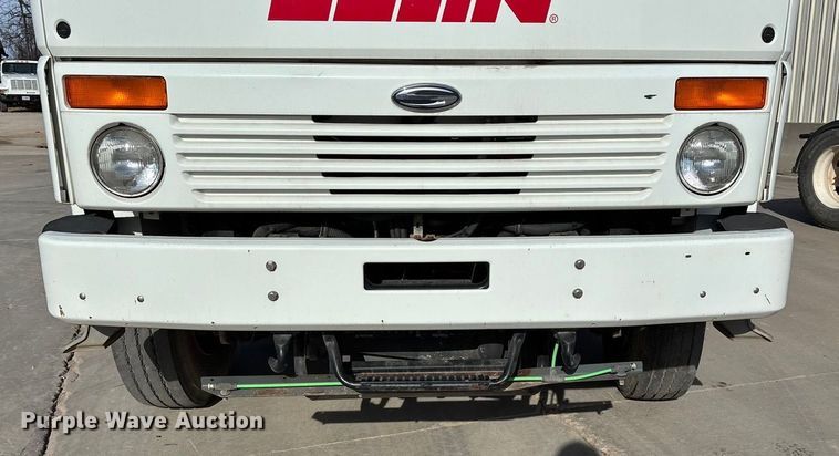 image for item FG0018 2007 Sterling SC8000 street sweeper truck