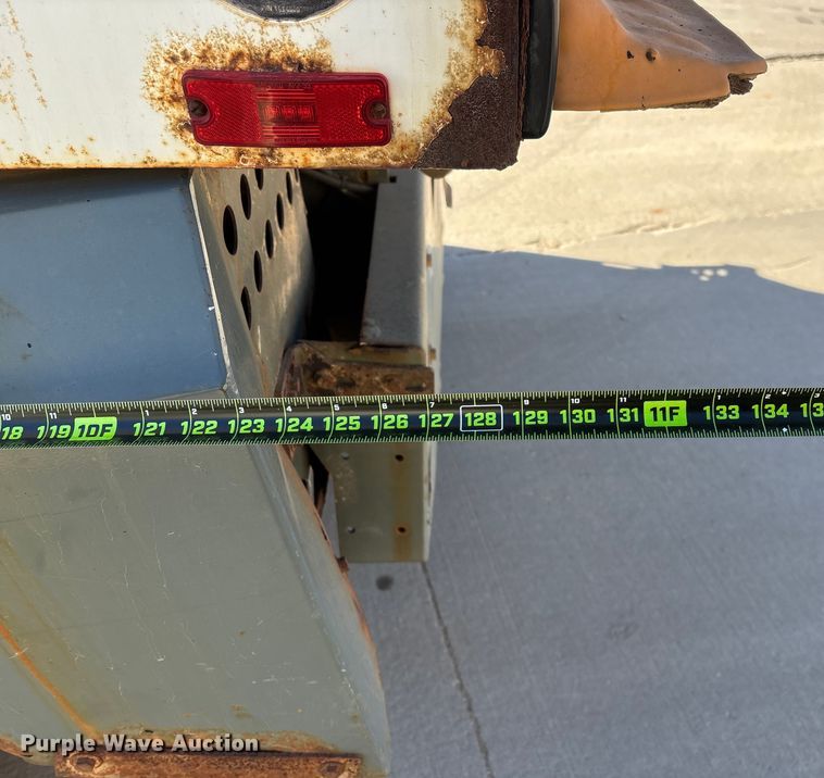 image for item FG0018 2007 Sterling SC8000 street sweeper truck