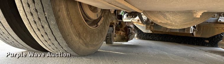 image for item FG0018 2007 Sterling SC8000 street sweeper truck