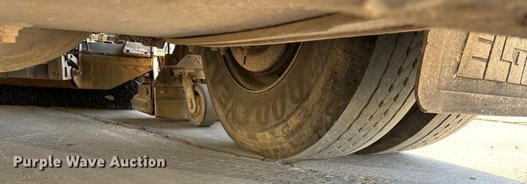 image for item FG0018 2007 Sterling SC8000 street sweeper truck