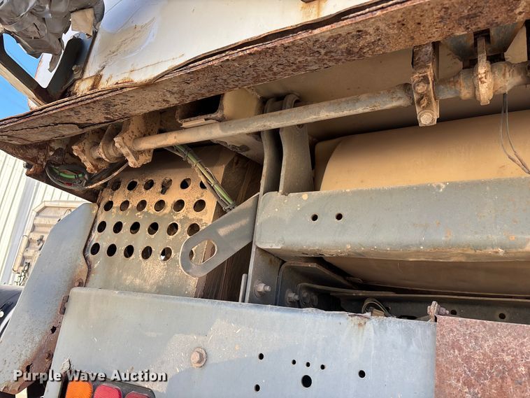 image for item FG0018 2007 Sterling SC8000 street sweeper truck