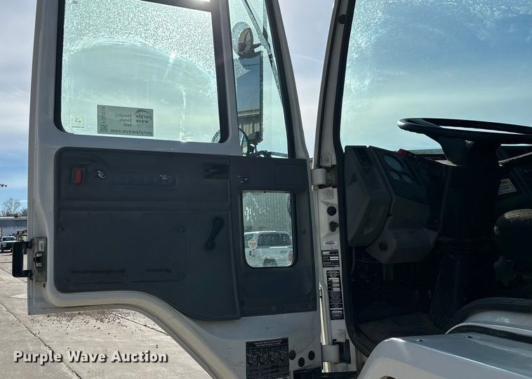 image for item FG0018 2007 Sterling SC8000 street sweeper truck