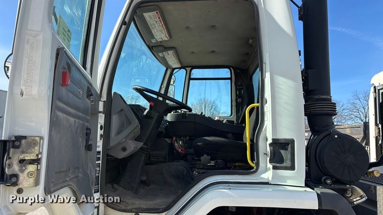 image for item FG0018 2007 Sterling SC8000 street sweeper truck