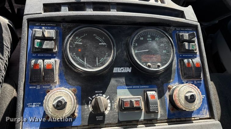 image for item FG0018 2007 Sterling SC8000 street sweeper truck