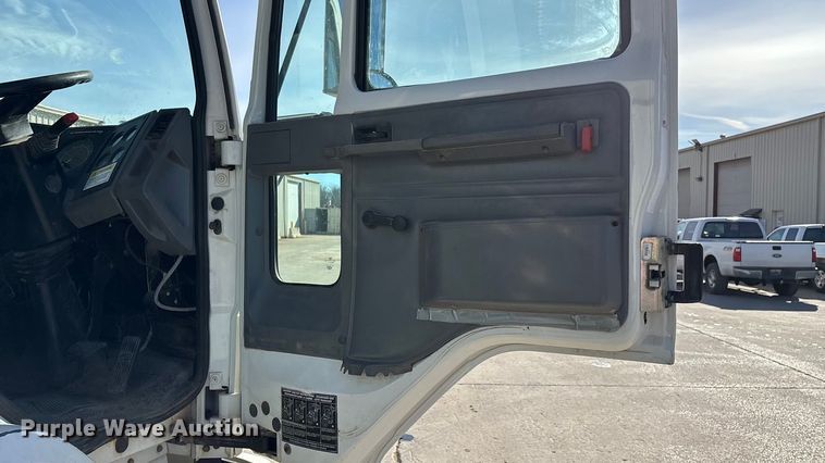 image for item FG0018 2007 Sterling SC8000 street sweeper truck