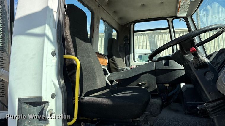 image for item FG0018 2007 Sterling SC8000 street sweeper truck