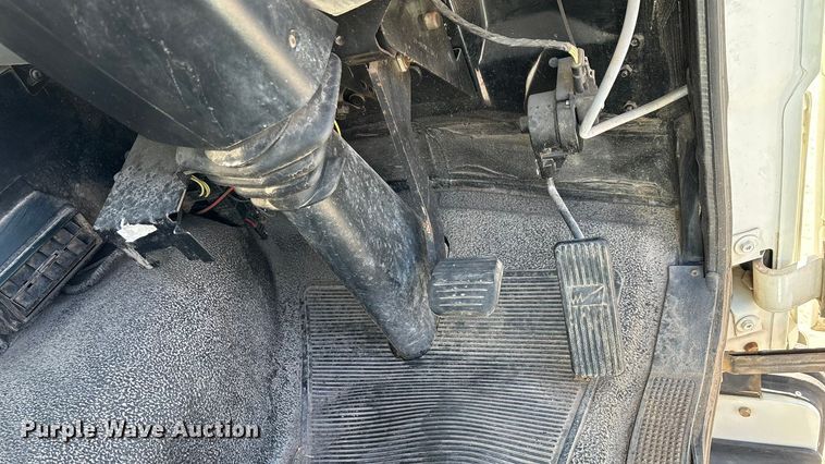 image for item FG0018 2007 Sterling SC8000 street sweeper truck