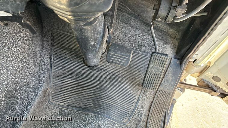 image for item FG0018 2007 Sterling SC8000 street sweeper truck