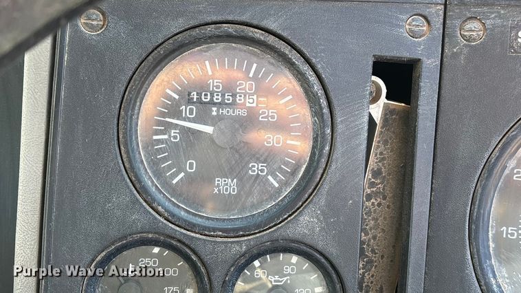 image for item FG0018 2007 Sterling SC8000 street sweeper truck