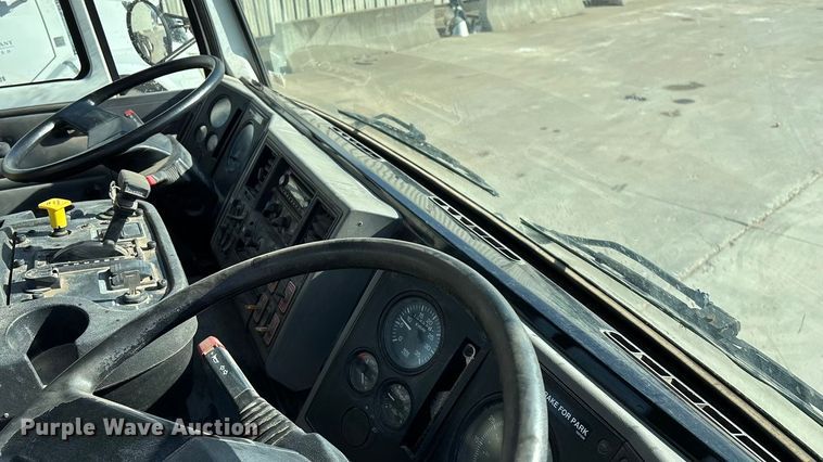 image for item FG0018 2007 Sterling SC8000 street sweeper truck