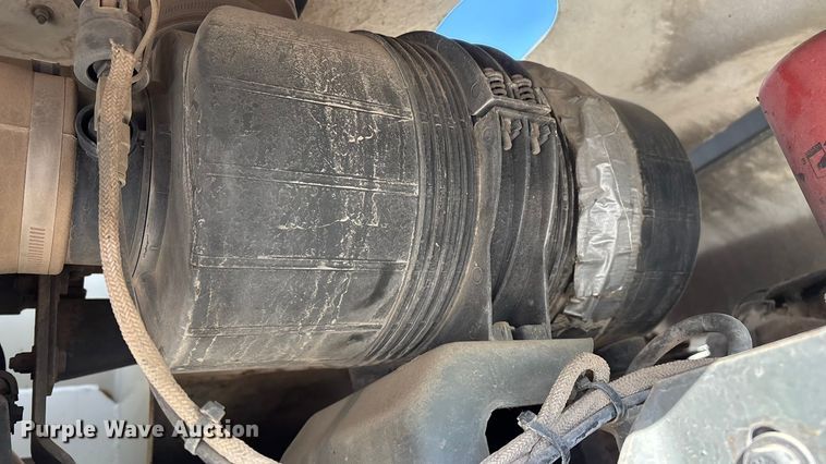 image for item FG0018 2007 Sterling SC8000 street sweeper truck