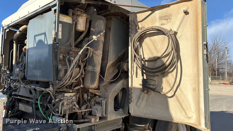 image for item FG0018 2007 Sterling SC8000 street sweeper truck