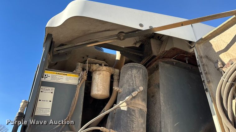 image for item FG0018 2007 Sterling SC8000 street sweeper truck