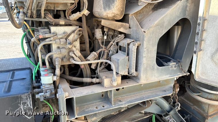 image for item FG0018 2007 Sterling SC8000 street sweeper truck