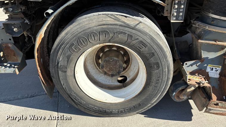 image for item FG0018 2007 Sterling SC8000 street sweeper truck