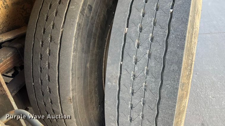 image for item FG0018 2007 Sterling SC8000 street sweeper truck