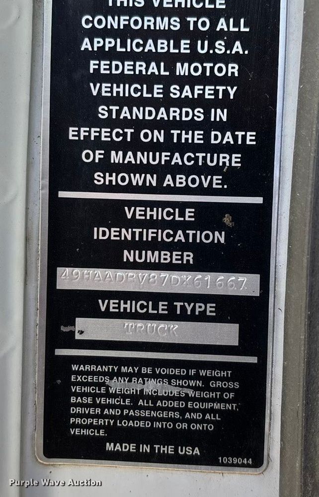 image for item FG0018 2007 Sterling SC8000 street sweeper truck