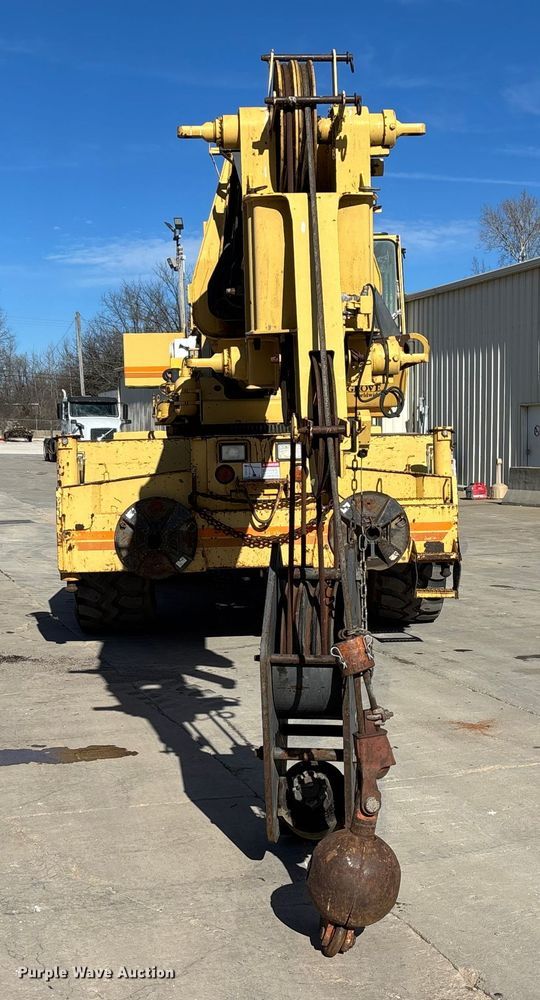 image for item FG0019 Grove RT635C crane