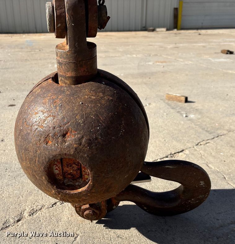 image for item FG0019 Grove RT635C crane