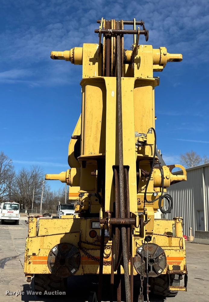 image for item FG0019 Grove RT635C crane