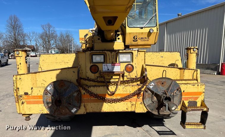 image for item FG0019 Grove RT635C crane