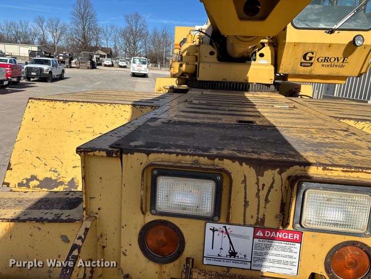 image for item FG0019 Grove RT635C crane