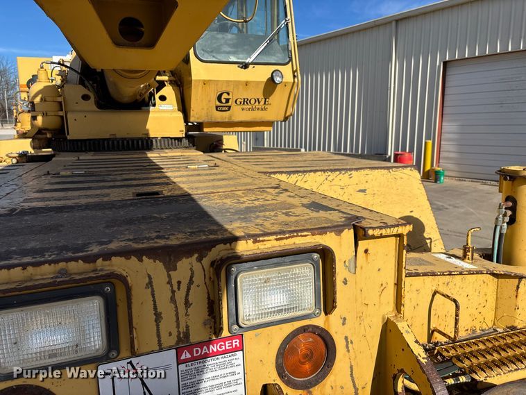 image for item FG0019 Grove RT635C crane